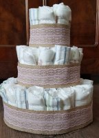 Windeltorte mit beige/weiß Geschenkband ohne Deko